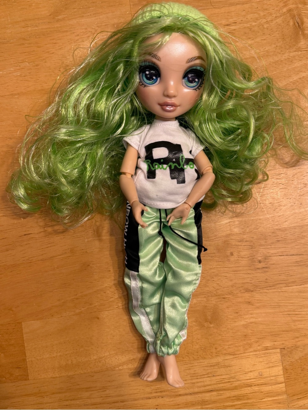 Rainbow high doll green little emerald